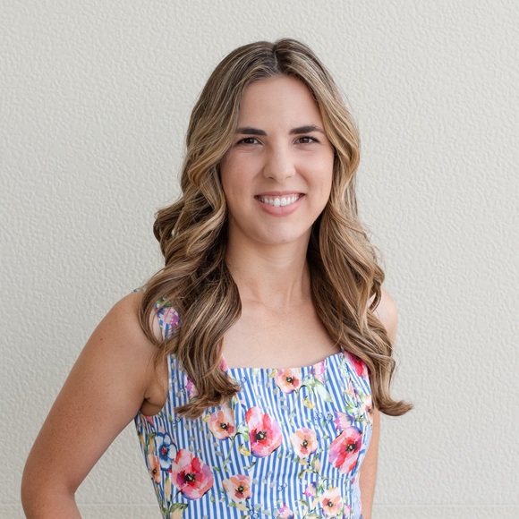 Meet your Posher, Stephanie - Picture 1 of 1